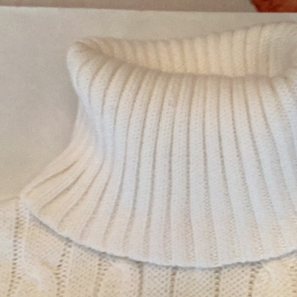 Women's White Cable Knit Turtleneck Sweater. Ralph Lauren sport - Picture 5 of 7